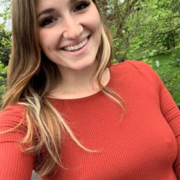 Profil de Loubna, 21 ans, Femme sexe à Broût-Vernet (Allier)