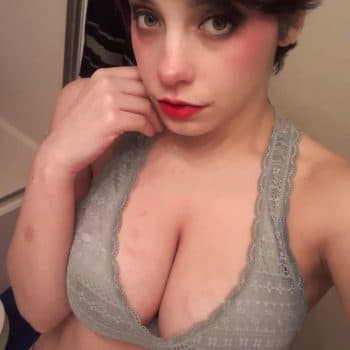 Profil de Divine, 25 ans, Femme sexe à Bovel (Ille-et-Vilaine)