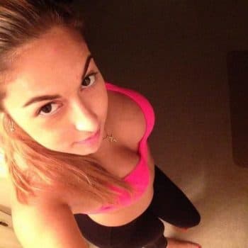 Méline - Femme sexe à Calmont Profil de Méline, 21 ans, Femme sexe à Calmont (Haute-Garonne)